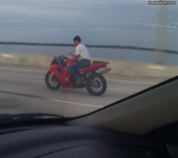 wpid-Texting_And_Biking-2011-11-23-06-53.jpg