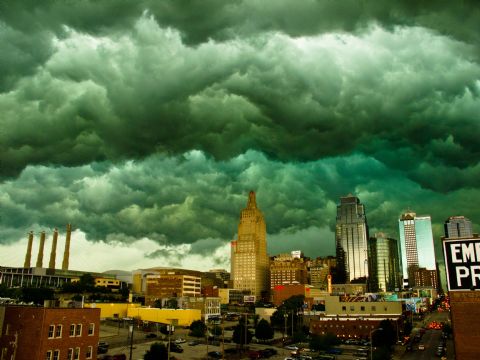 Kansas City Storm Pic to Raise Money for Joplin